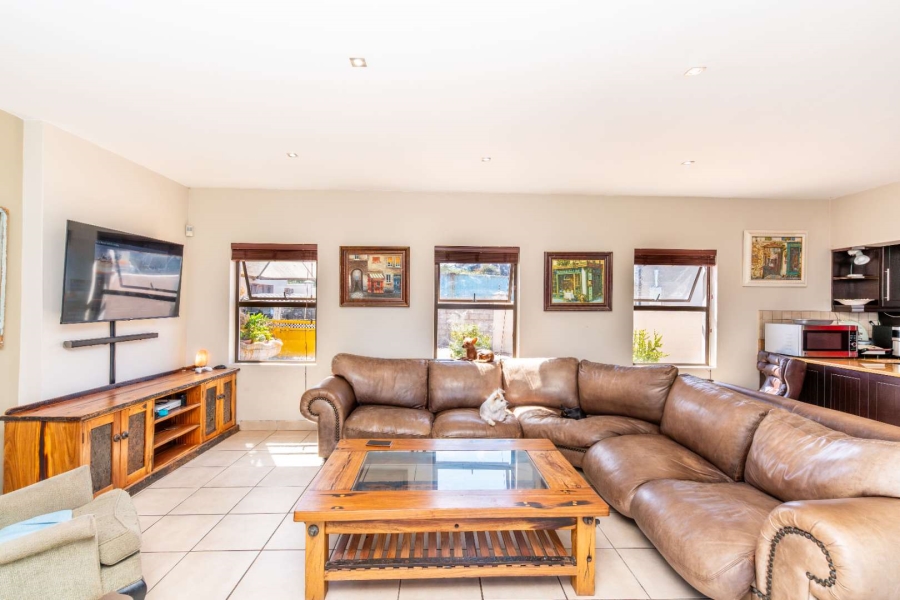 4 Bedroom Property for Sale in Myburgh Park Fase 2 Western Cape